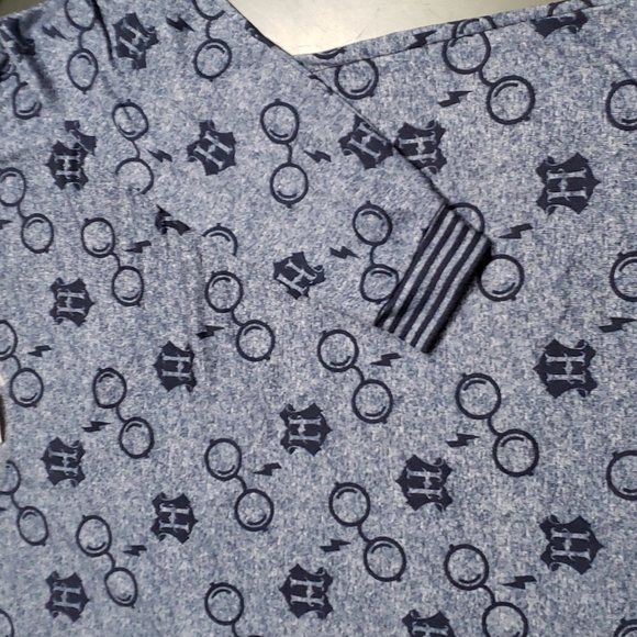 Universal Studios Wizarding World of Harry Potter - Long Sleeve - Picture 4 of 7